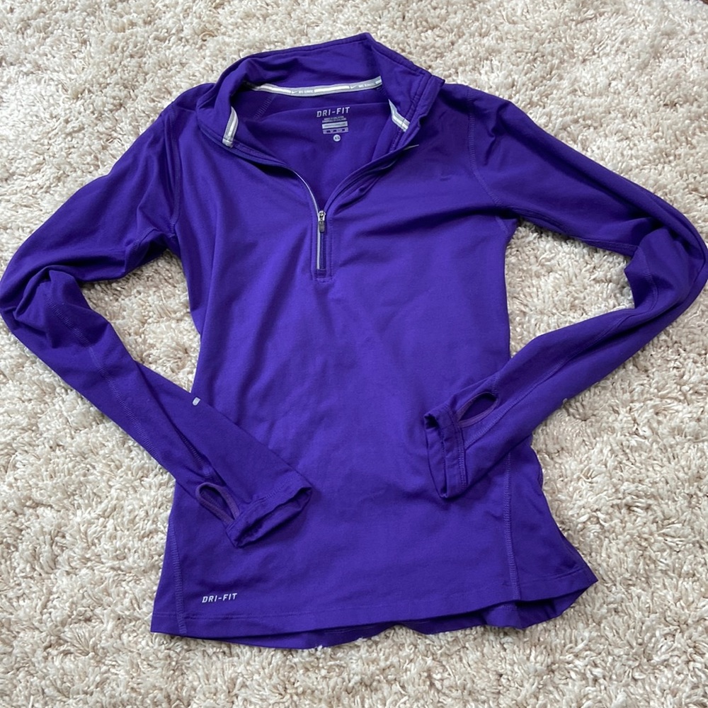 Nike top with thumb holes